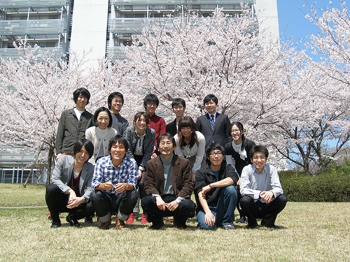 2012.04_Lab member.JPG
